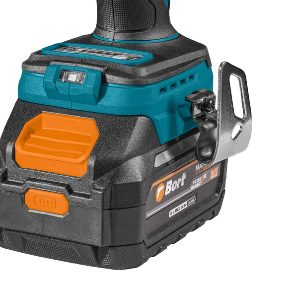 Гайковерт аккумуляторный BORT BSR-21U (2x4Ач+ЗУ)